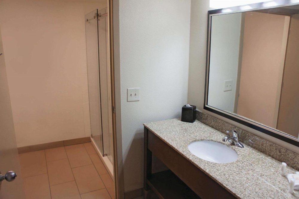 La Quinta Inn & Suites by Wyndham Hayward Oakland Airport